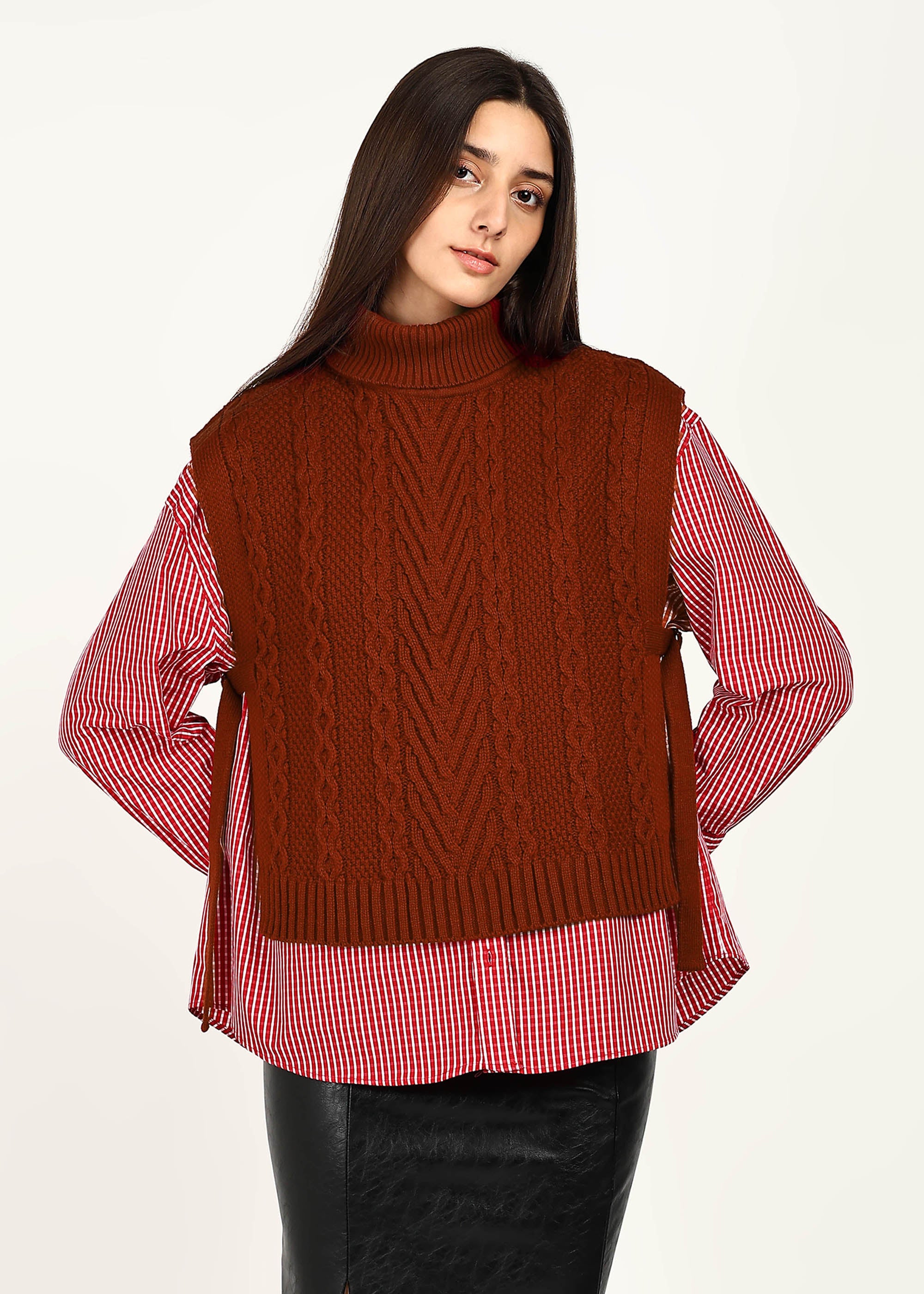 CABLE KNIT PONCHO - RUST