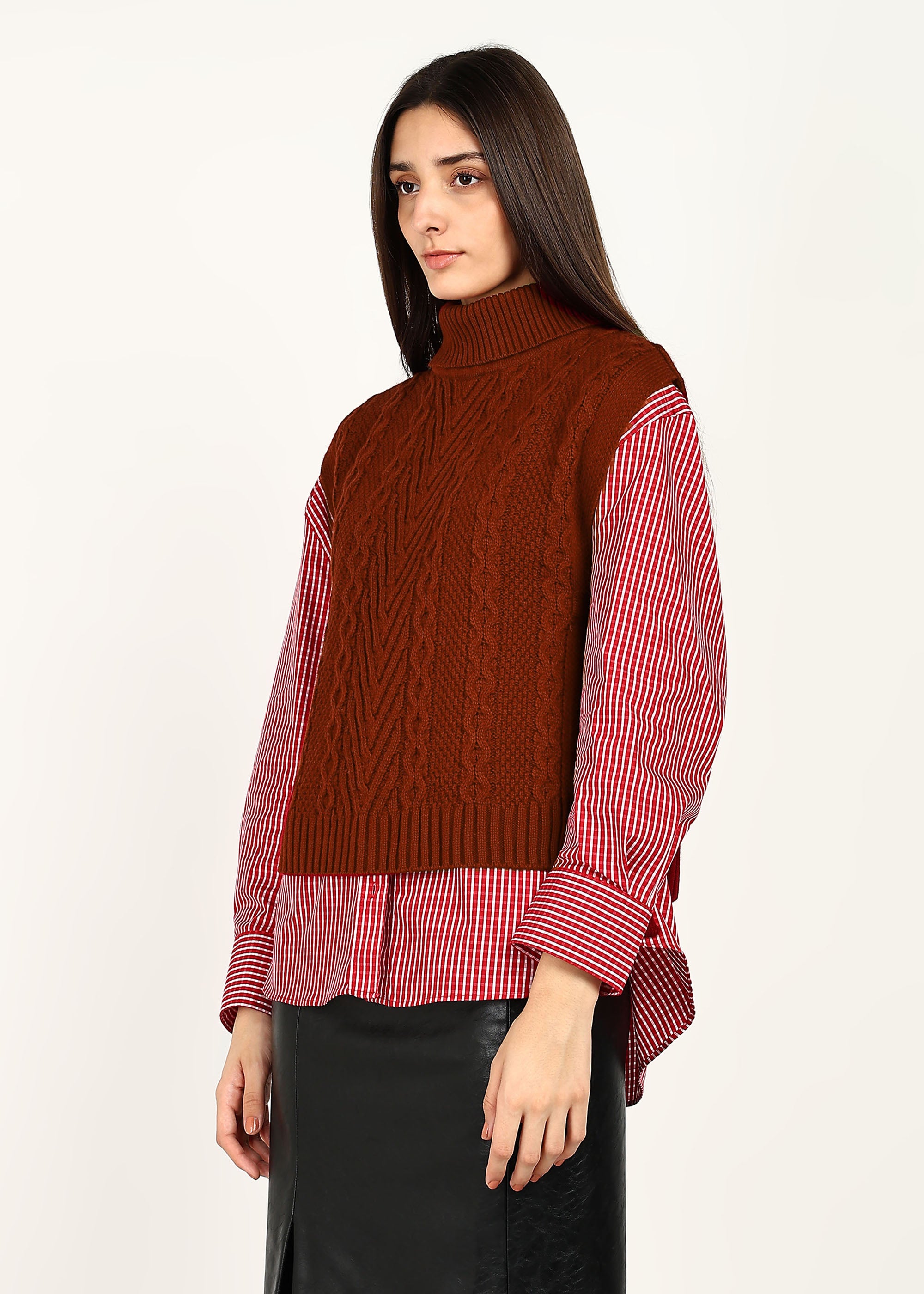CABLE KNIT PONCHO - RUST