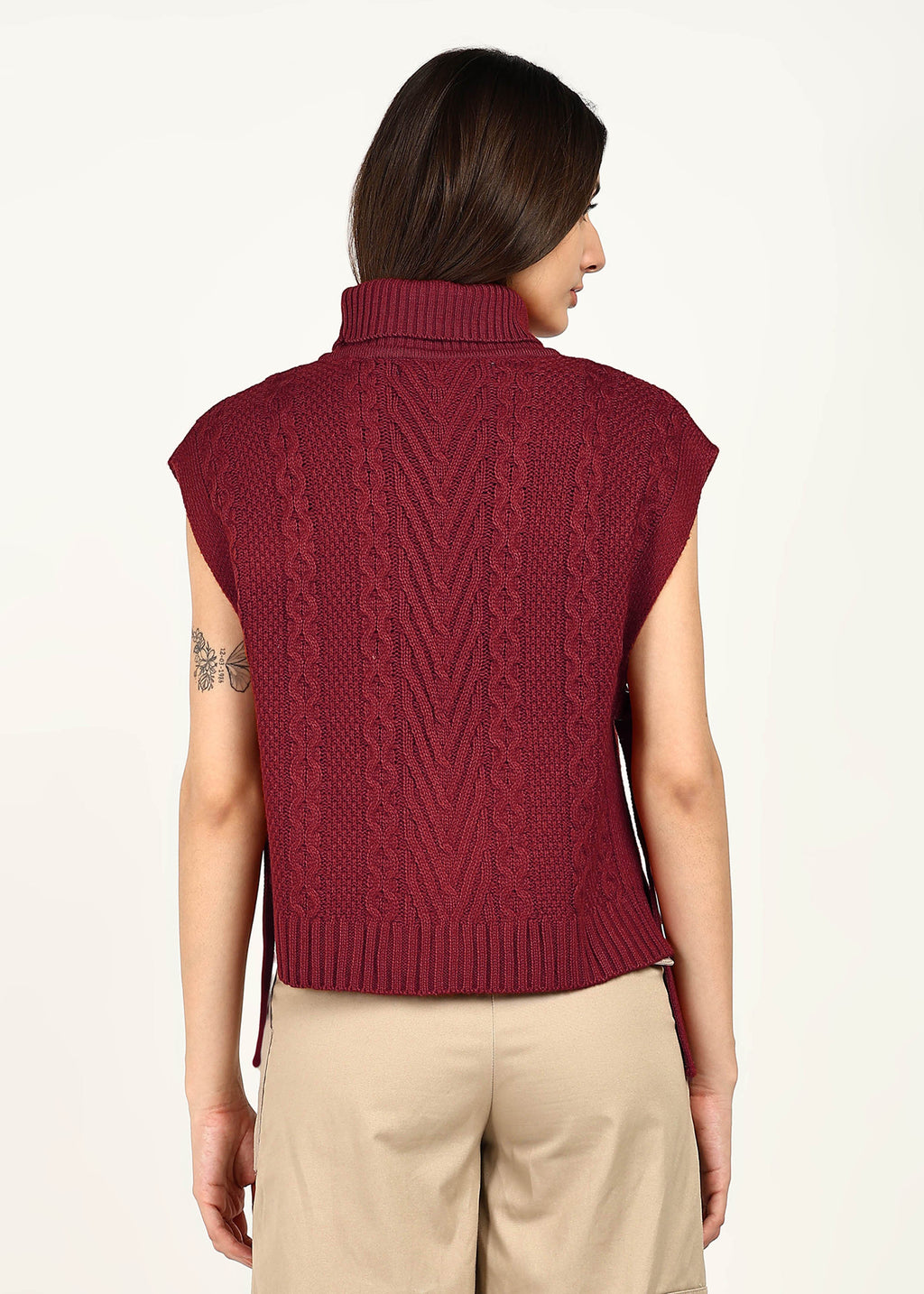 CABLE KNIT PONCHO - WINE RED