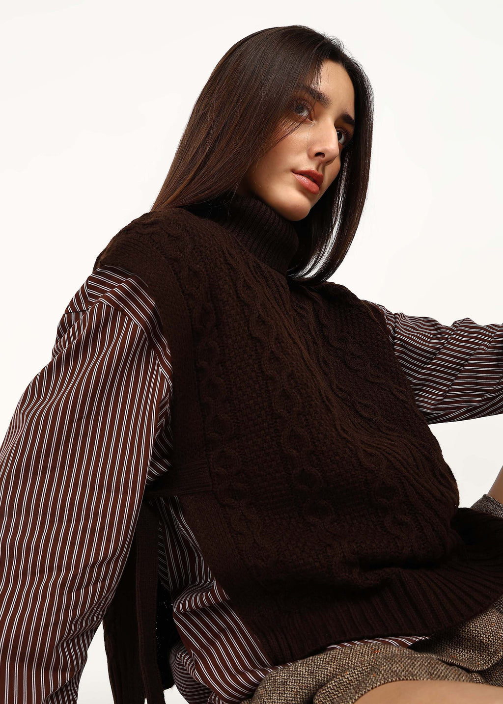 CABLE KNIT PONCHO - CHOCOLATE BROWN